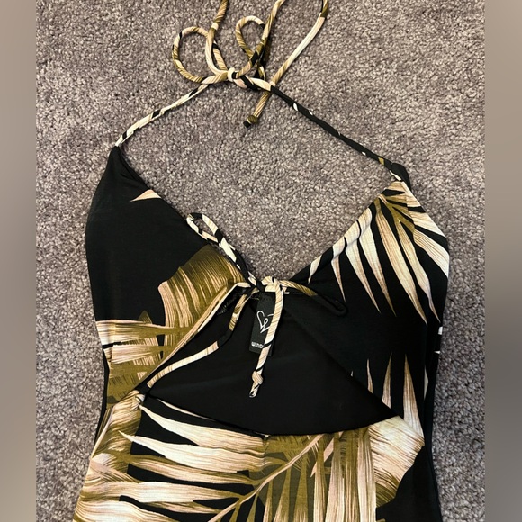 Cut out mini dress - Picture 2 of 5